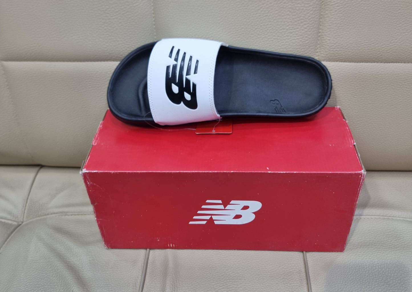 claquette new balance