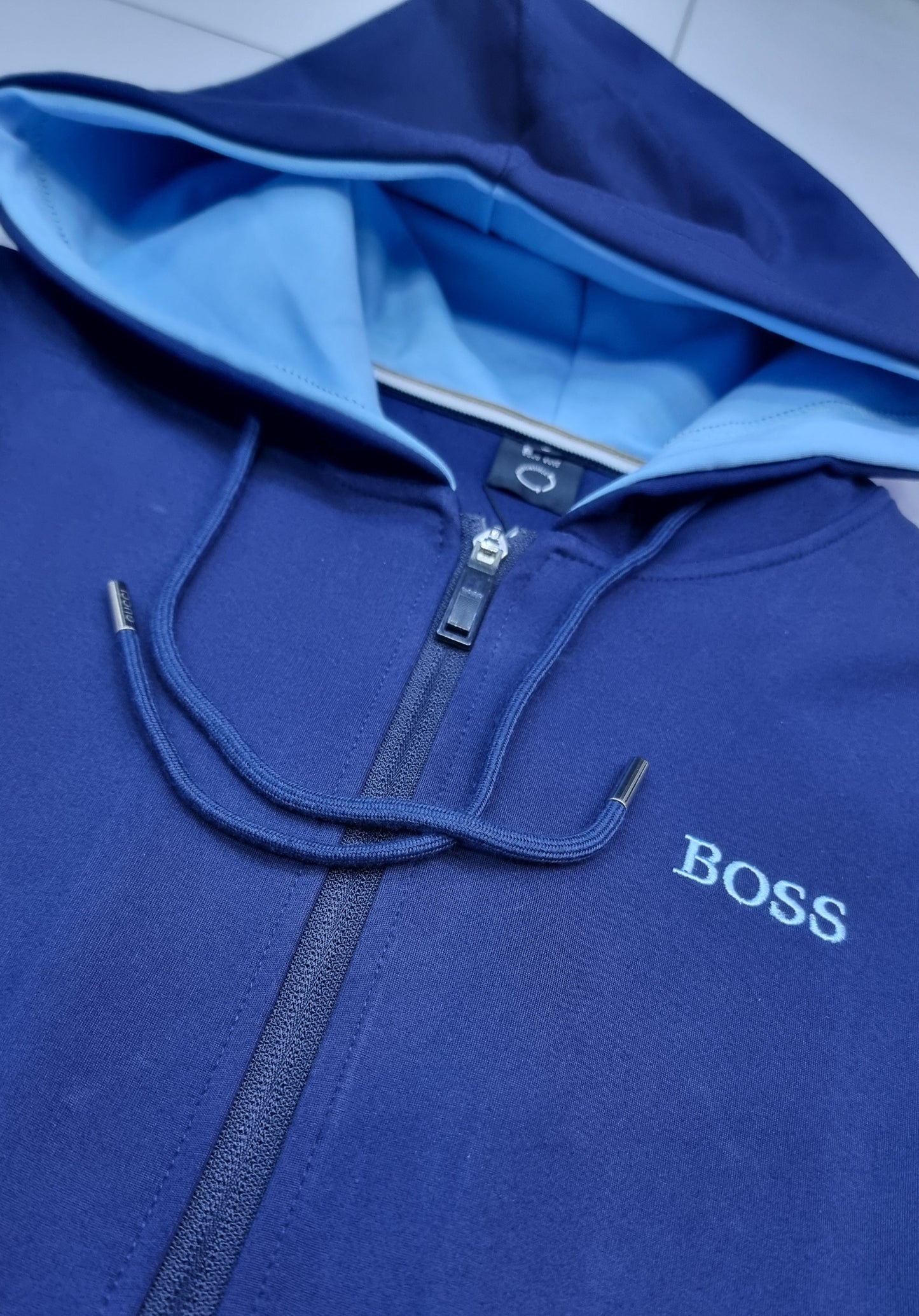 Ensemble BOSS capuche