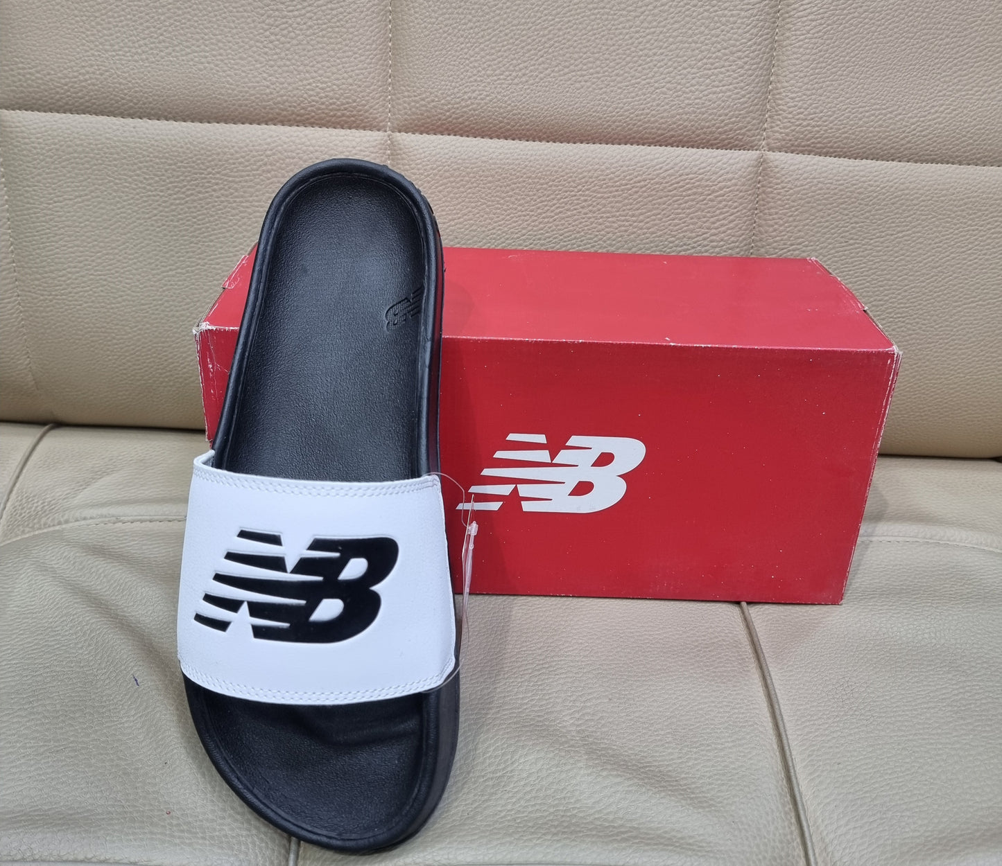 claquette new balance